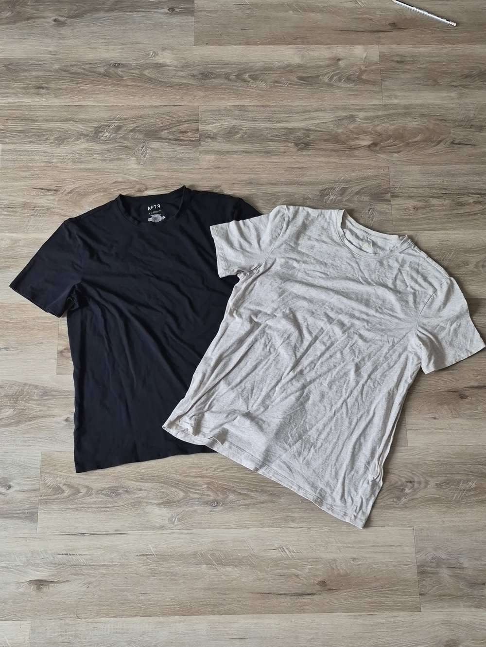 Apt. 9 Men's Black and Light Gray Crew Neck Short Sleeve Tees
